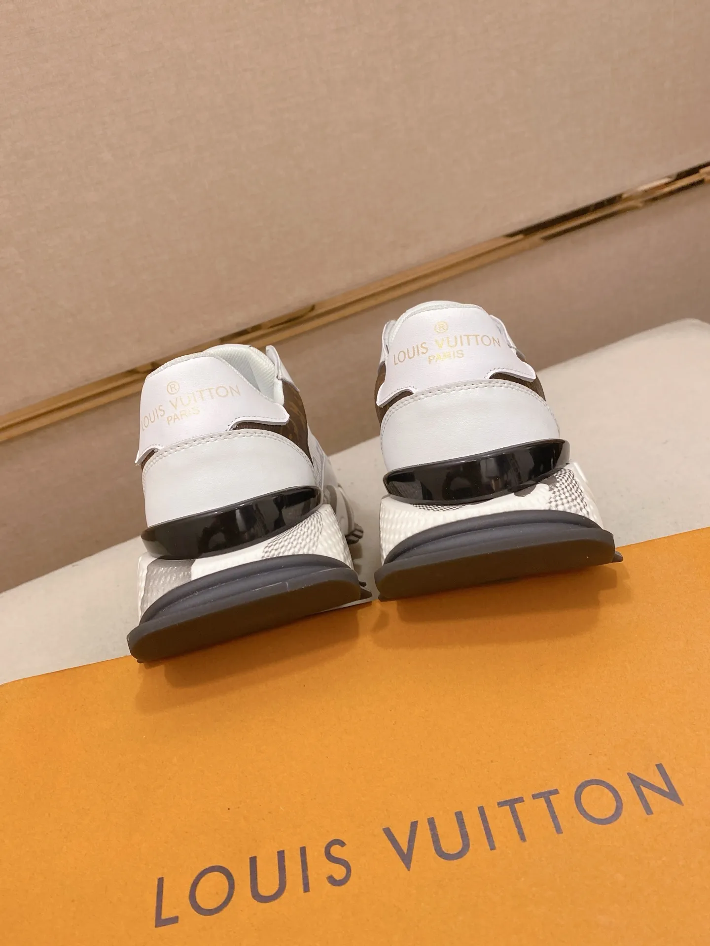 Men's shoes💰:442💰🇮🇹🇮🇹LV Louis Vuitton. The latest fashionable casual shoes are popular in physical stores. New spring and summer comfortable imported custom original cowhide, unique jacquard fabric element design. With sheepskin lining, Lv original bottom, [sun][sun] high-end packaging and high quality💪Details determine the quality, you can enter and exit the counter at will, welcome to compare🇮🇹Size 38-44